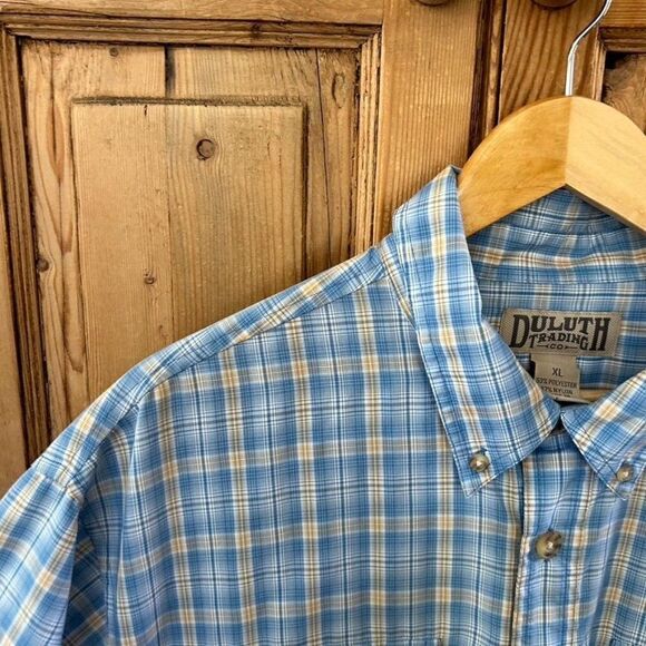 Duluth Trading Company XL Blue Plaid Short‎ Sleeve Button Front Shirt Collared - Picture 3 of 10